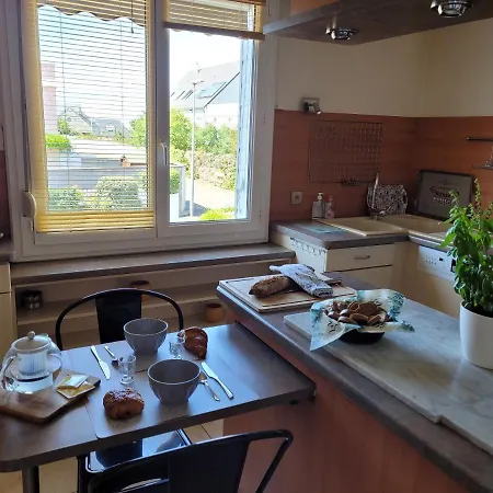 La Terrasse, Jacuzzi Et Vue A 100m De La Apartment Donville-les-Bains