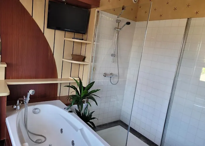 La Terrasse, Jacuzzi Et Vue à 100m De La Donville-les-Bains